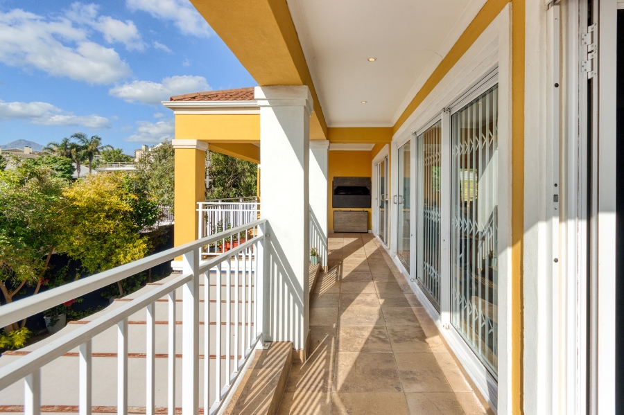 6 Bedroom Property for Sale in Olive Grove Western Cape